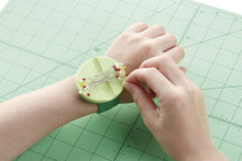 Lade das Bild in den Galerie-Viewer, Clover Magnet-Armband