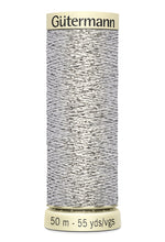 Lade das Bild in den Galerie-Viewer, Gütermann Metalleffekt-Faden 50m silber Nr. 0041