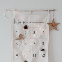 Lade das Bild in den Galerie-Viewer, Eulenschnitt Adventskalender Vorfreude creme