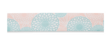 Lade das Bild in den Galerie-Viewer, Schrägband Blumen rosa blau
