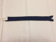Lade das Bild in den Galerie-Viewer, Reißverschluss schwarz 25cm

