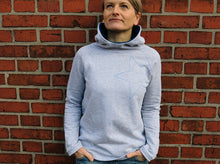 Lade das Bild in den Galerie-Viewer, Schnittreif - Frau TONI – Kapuzensweater
