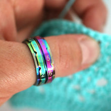 Lade das Bild in den Galerie-Viewer, KnitPro Reihenzähler-Ring Größe 8 - 18,2mm Regenbogen
