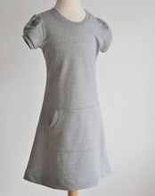 Lade das Bild in den Galerie-Viewer, Schnittreif - kleinVLIELAND Jerseykleid mit Rundhalsausschnitt
